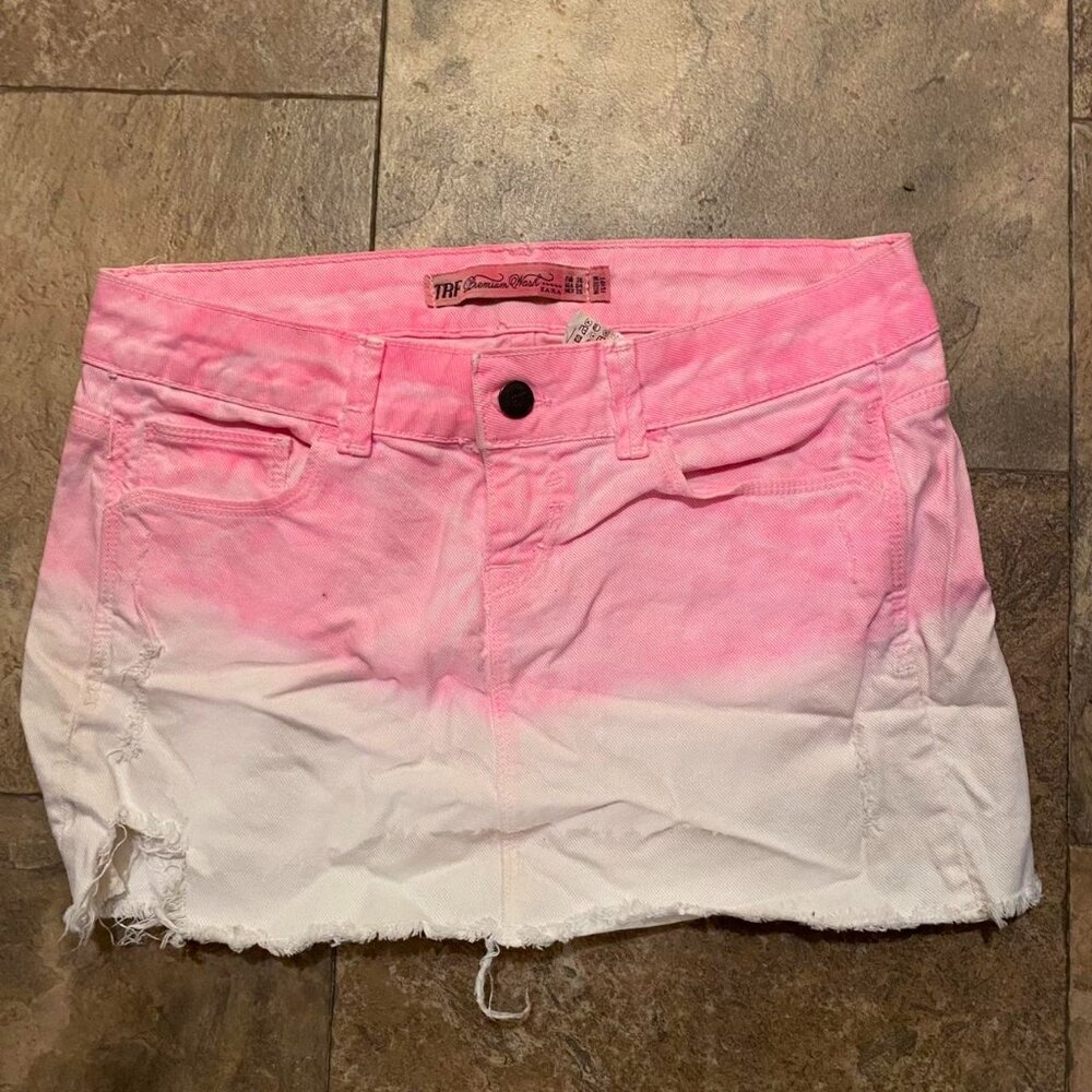 Zara mini skirt neon pink, beach